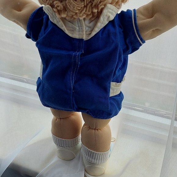 Vintage Cabbage Patch Doll #8 w/ Shoes - Picture 4 of 5